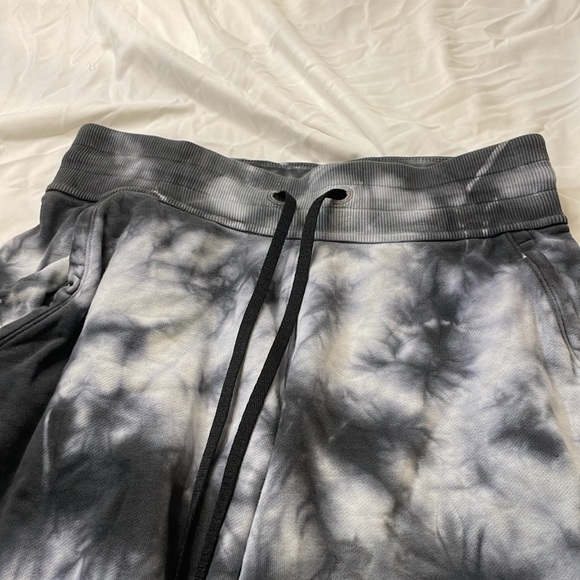 ✨CLEARANCE✨ Lululemon Diamond Dye Scuba Joggers Sz 4 - Picture 3 of 4